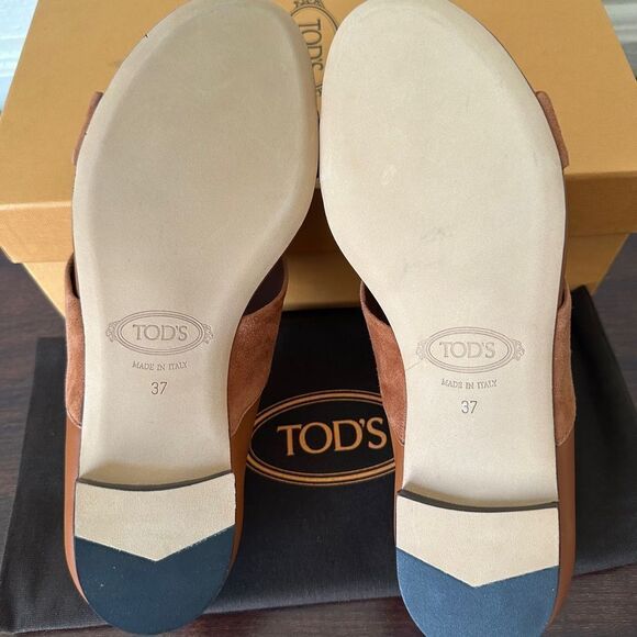 Tod's soft leather upper/leather lining stylish flat sandal size EU37 /US7 - Picture 9 of 12